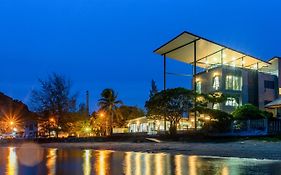 Aownoi Bay Resort